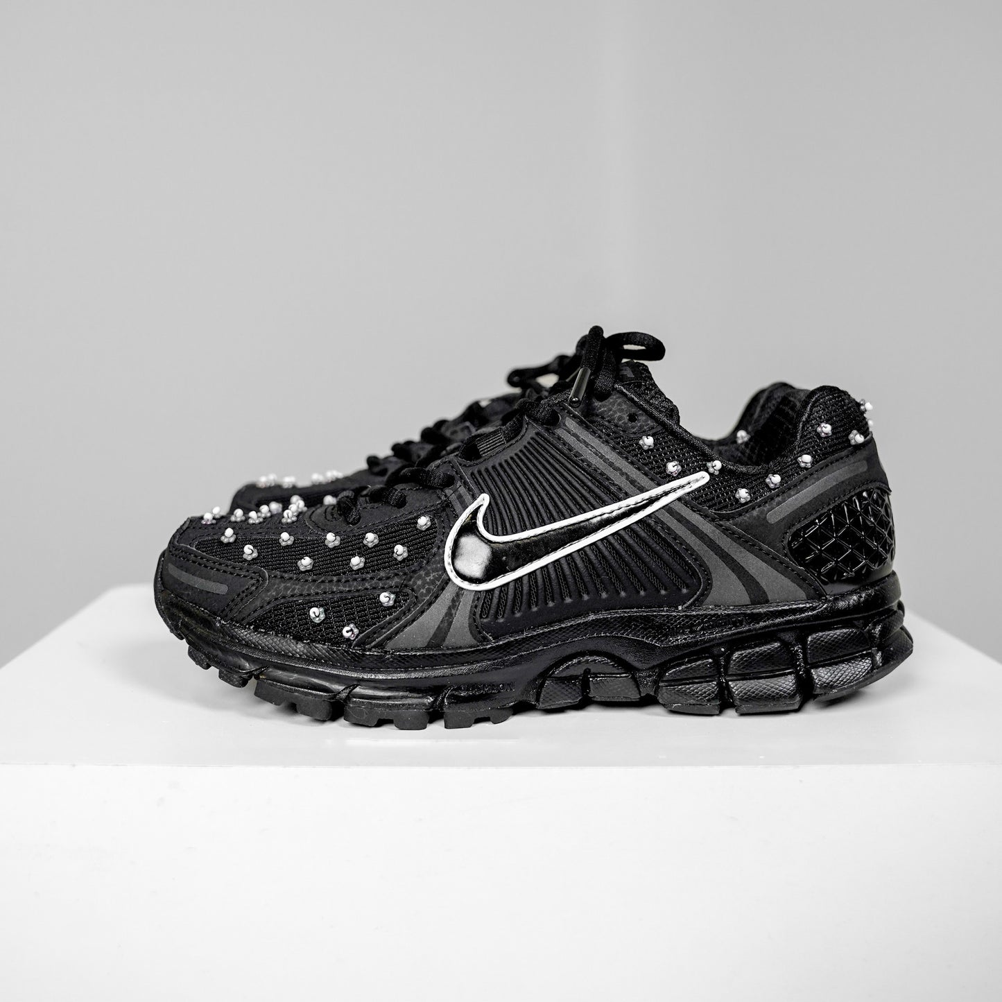 Vomero 5 black flower custom