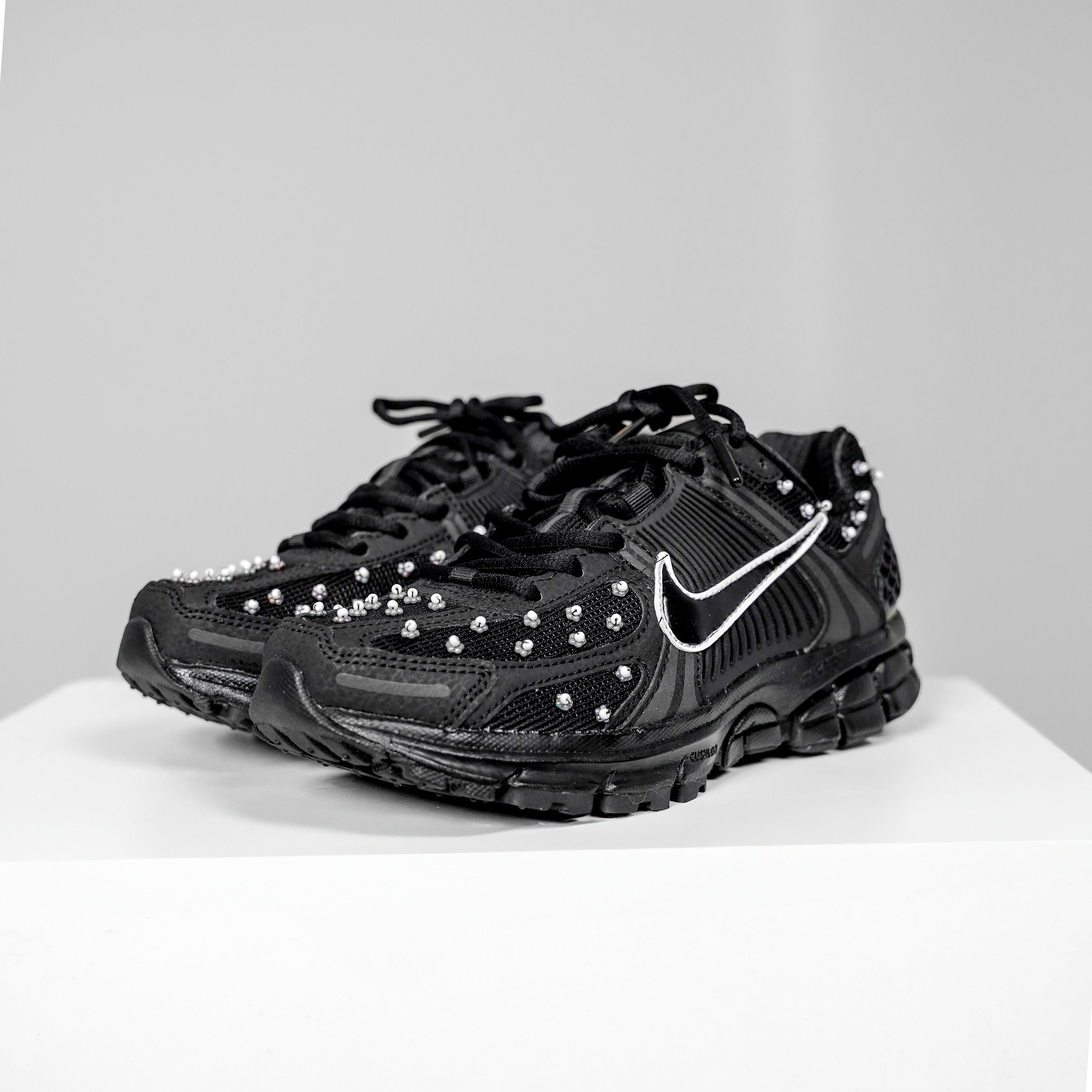 Vomero 5 black flower custom 40.5