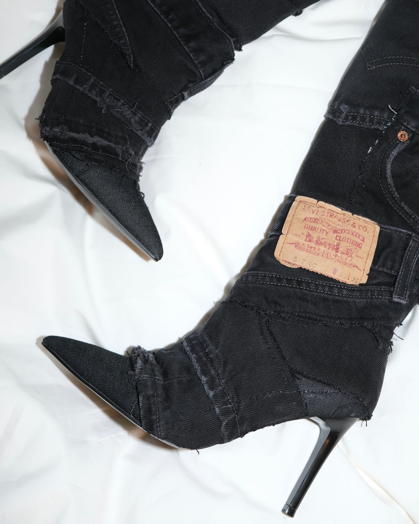 BLACK DENIM 38