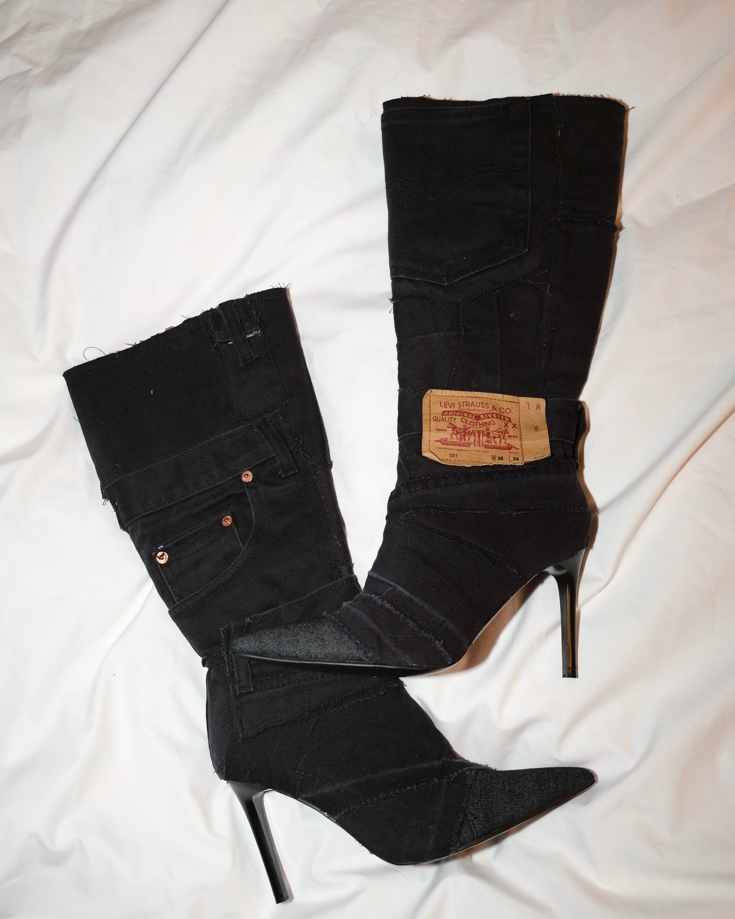 BLACK DENIM 39