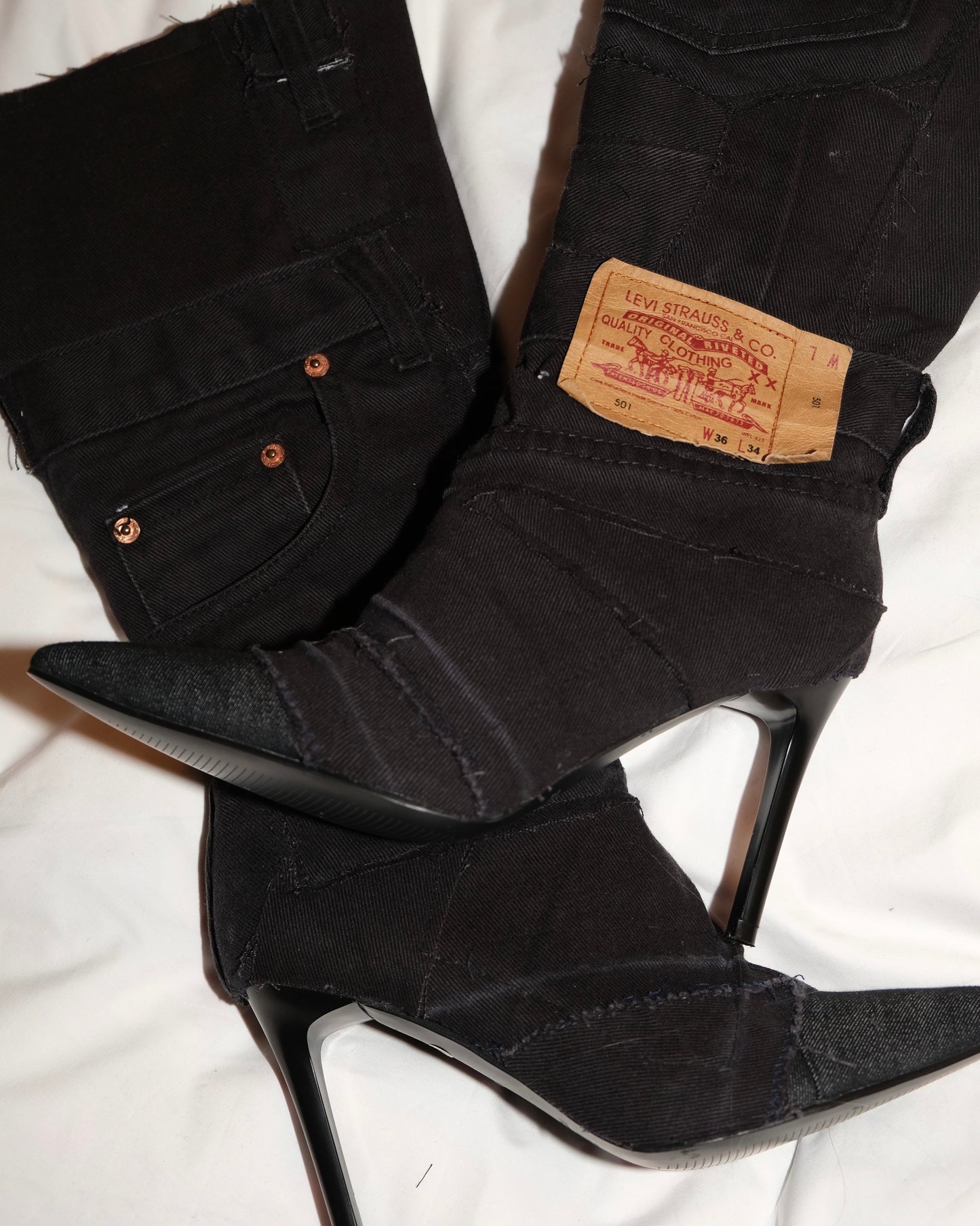 BLACK DENIM 39