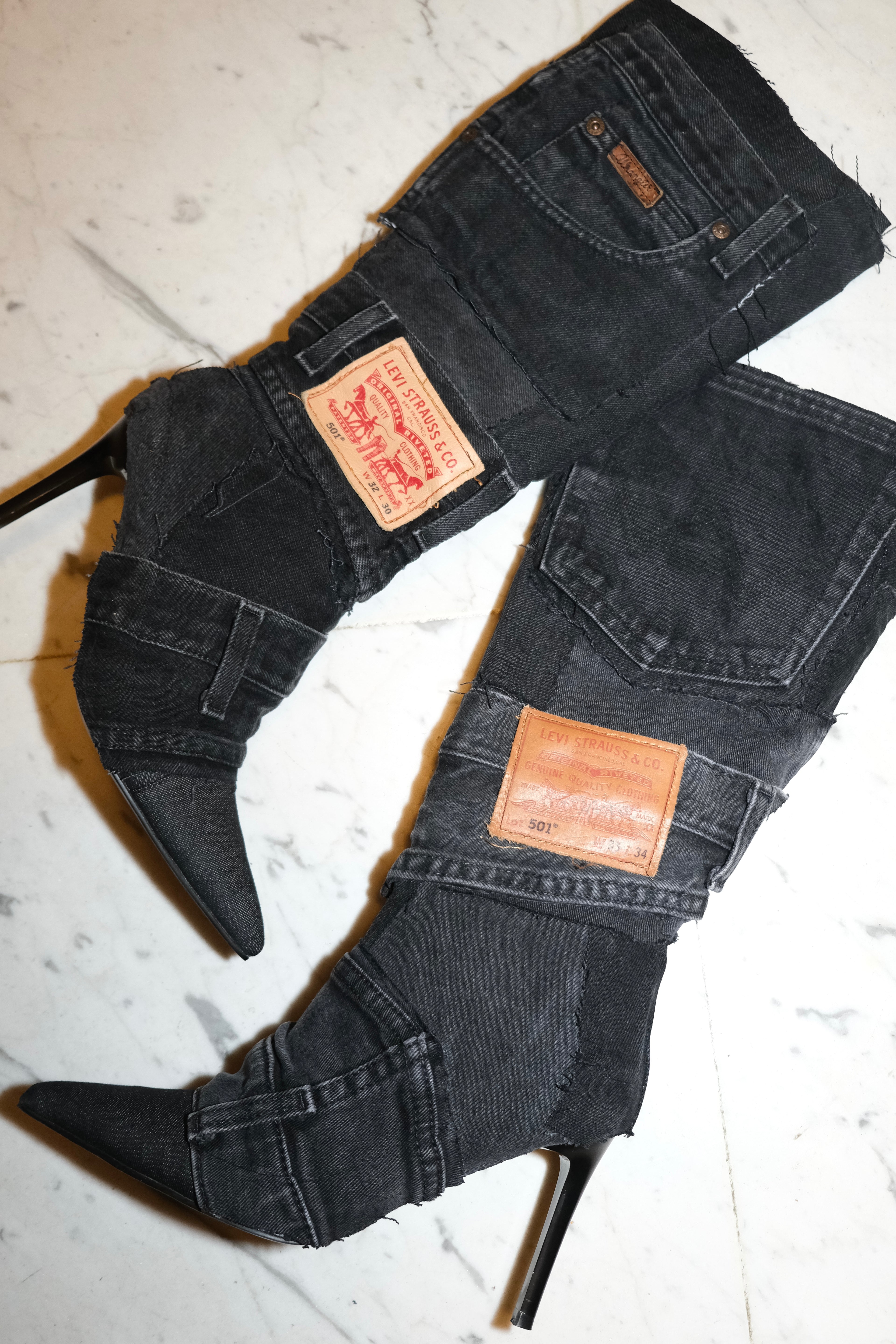 BLACK DENIM 40